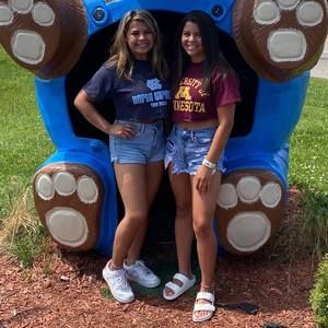 Meet your Posher, Rena